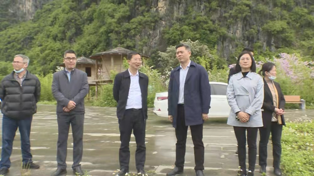 贺州新闻网讯 4月18日,市委常委,宣传部部长李剑思