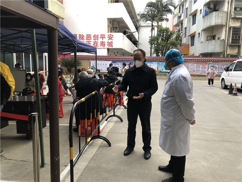 钟山县卫健局深入各医疗卫生机构调研新冠肺炎疫情医疗救治和医疗服务工作