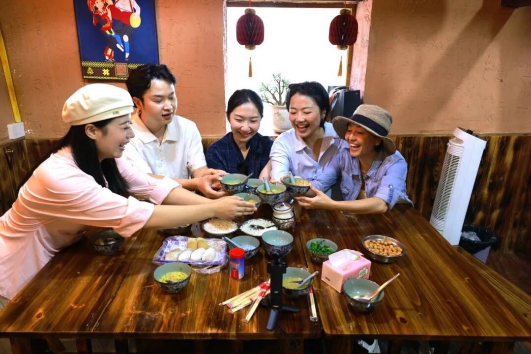 “云说壮美·八方来贺”网络名人采风活动走进富川